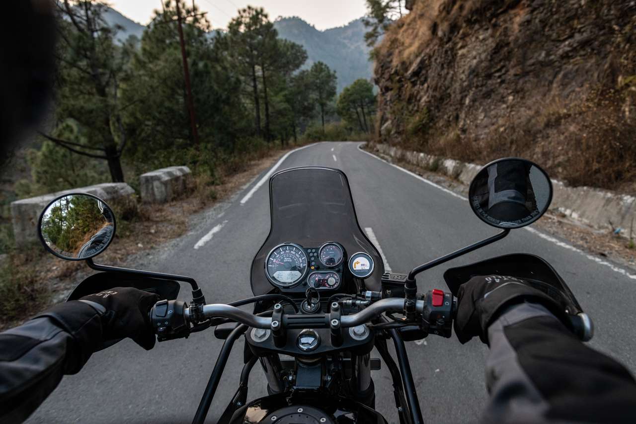 Ab sofort mit Connectivity und einem dafür gedachten Zusatz-TFT-Display: Royal Enfield Himalayan 2021
