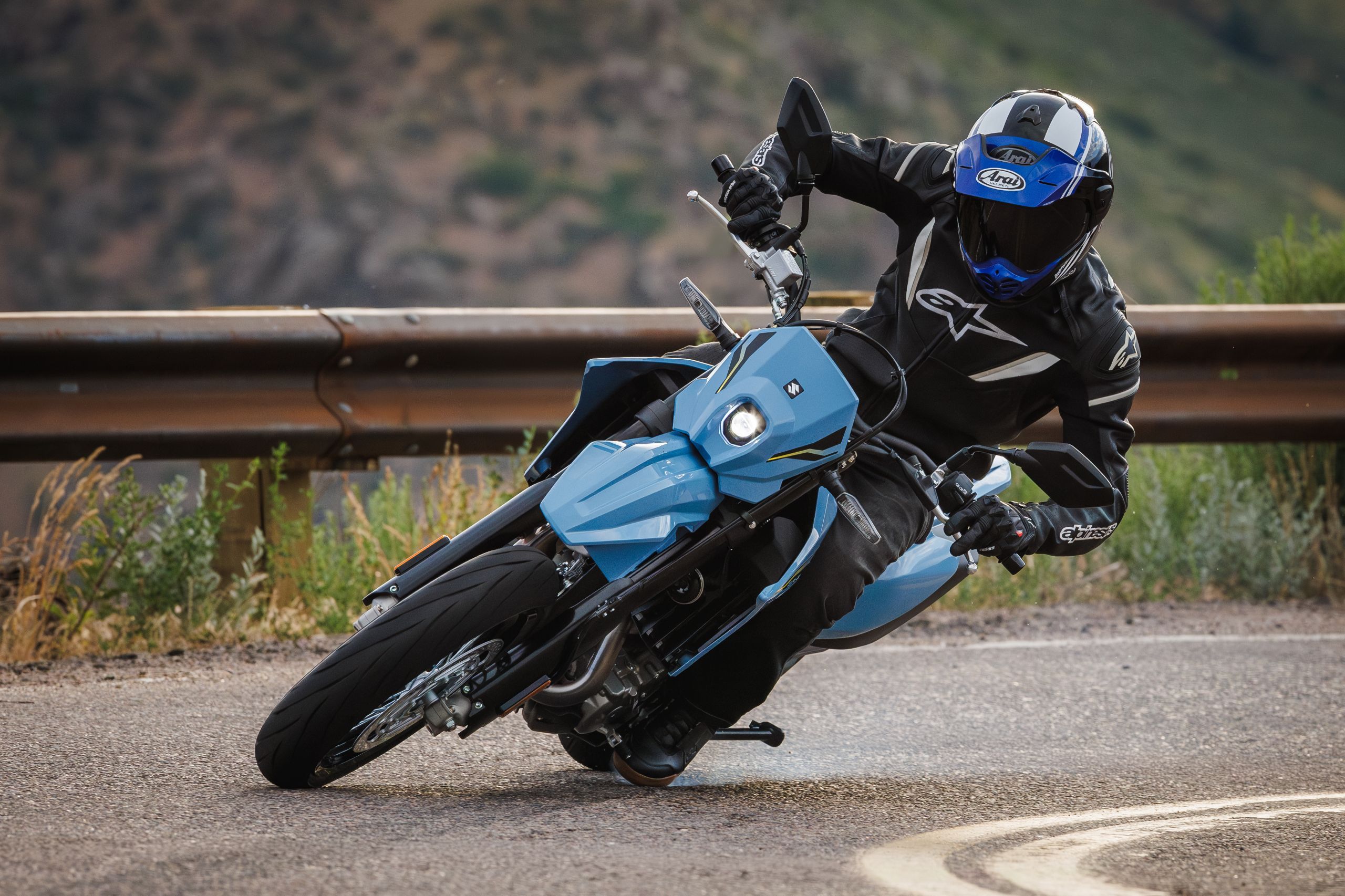 DRZ400SMRLM5_action_9.jpg