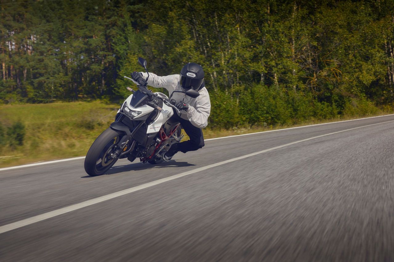 Honda CB750 Hornet 2025