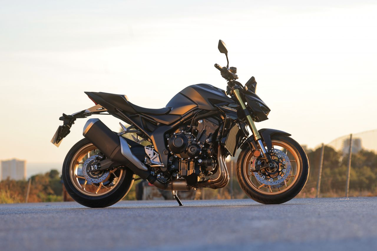 CB1000 Hornet SP 2025 in Matt Ballistic Black Metallic
