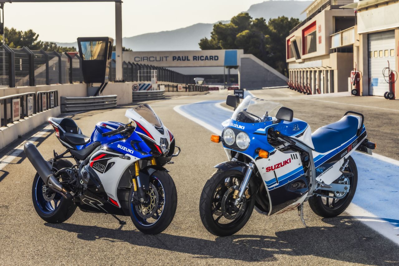 Generationentreffen: Suzuki GSX-R750, erschienen 1985 (rechts).