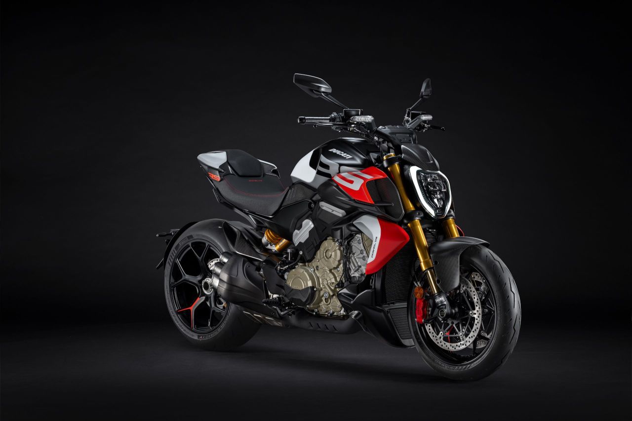 Ducati Diavel V4 RS 2026