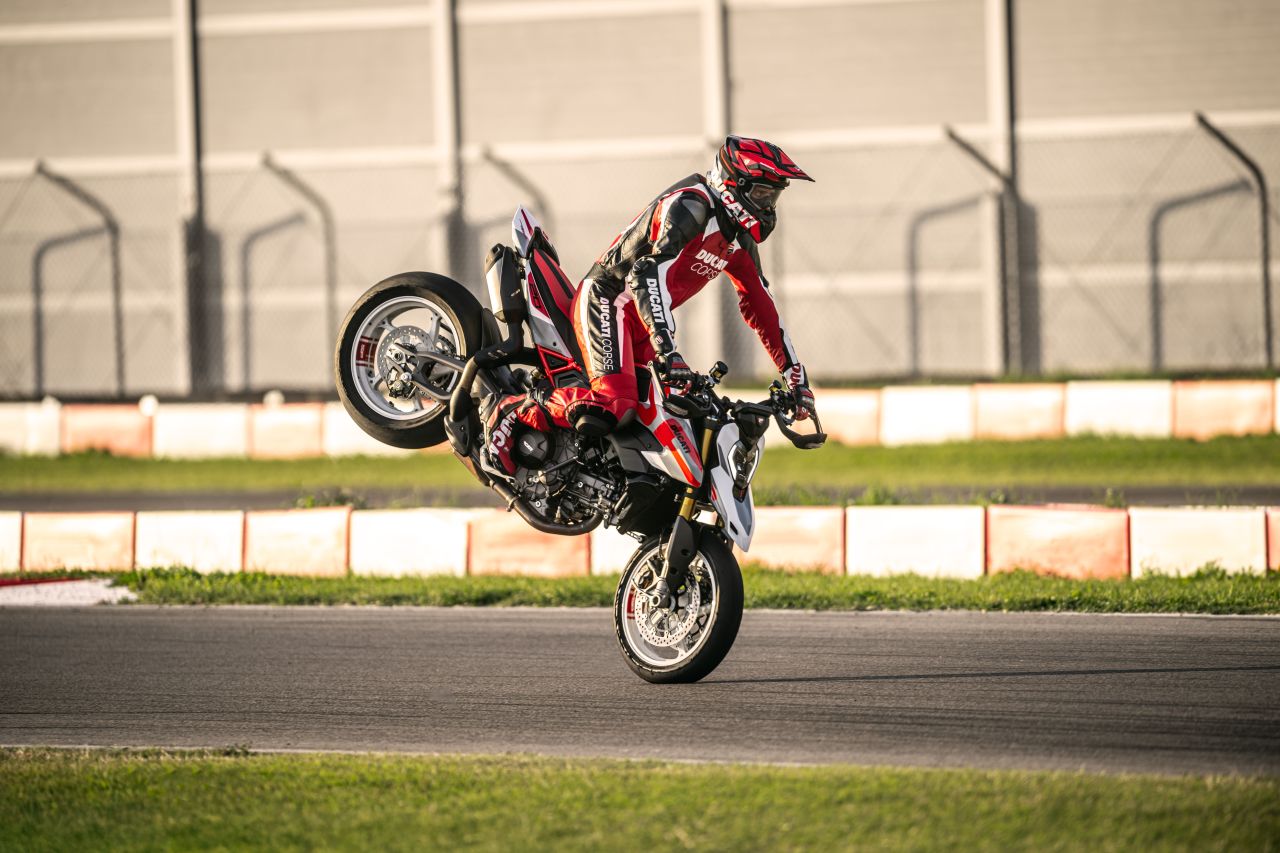 Ducati Hypermotard V2/V2 SP