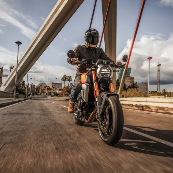 GSX-8T mit 1400 Euro Preisvorteil